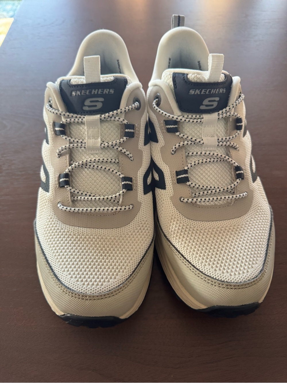 Men’s Memory Arch Slip On Skechers Lightweight Mesh Sneaker in Beige and Navy